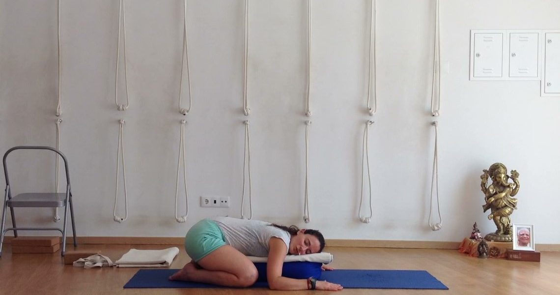 Iyengar Yoga para a zona lombar